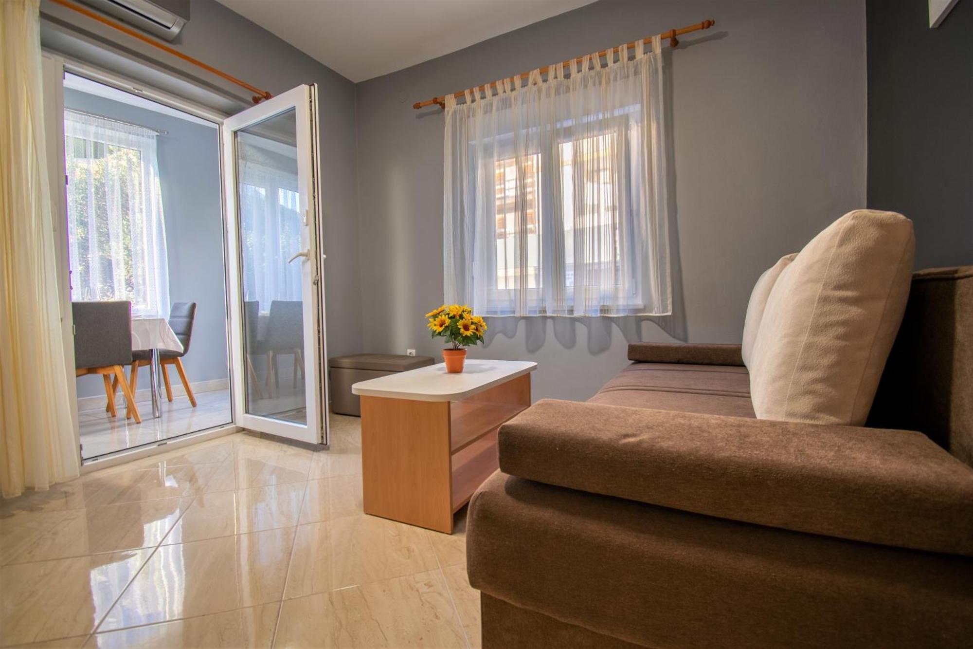 Apartments Hudovernik Baska Voda Luaran gambar