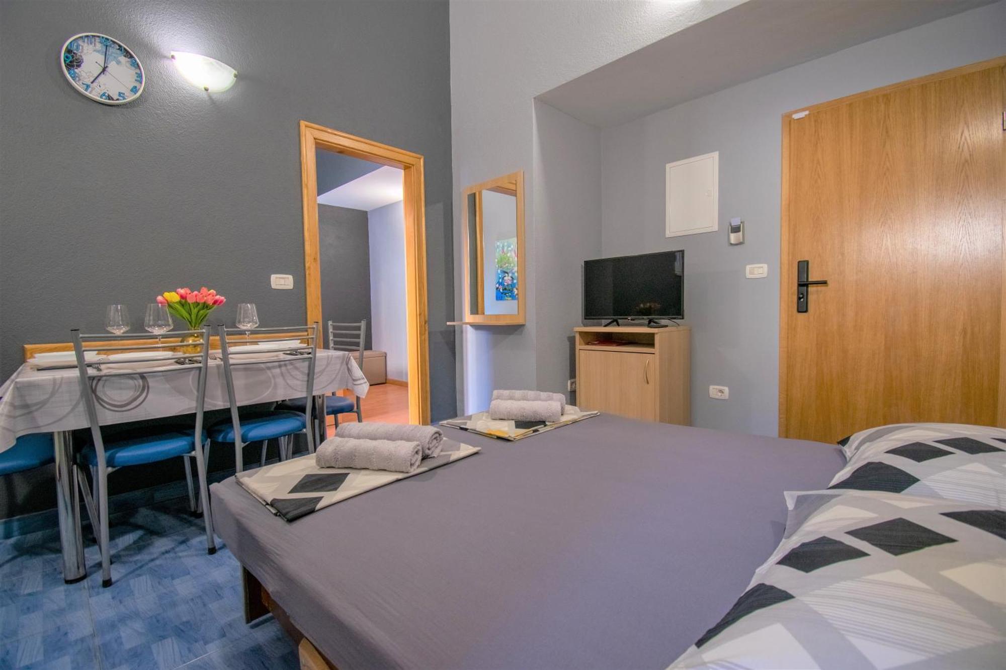 Apartments Hudovernik Baska Voda Luaran gambar