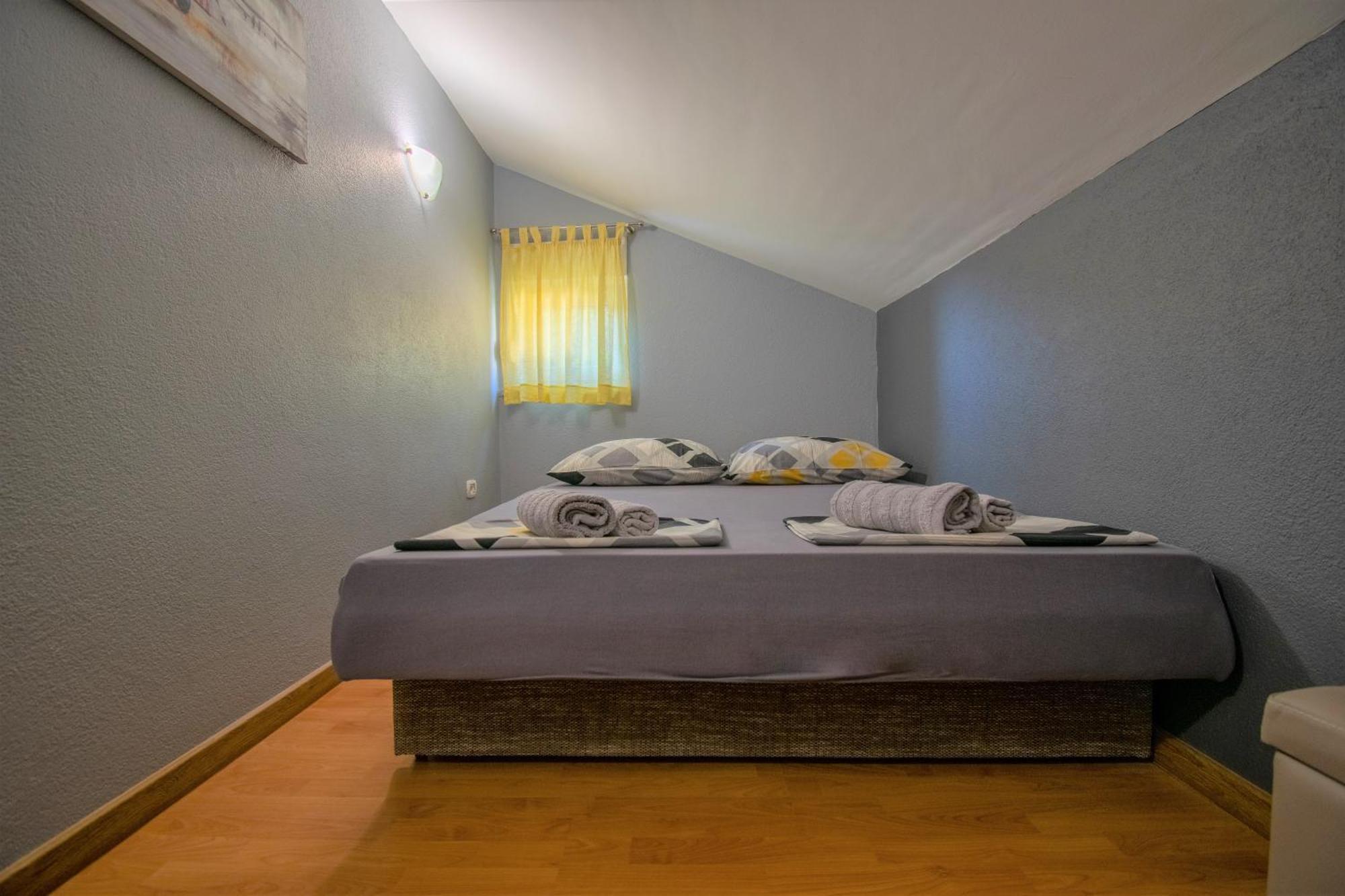 Apartments Hudovernik Baska Voda Luaran gambar