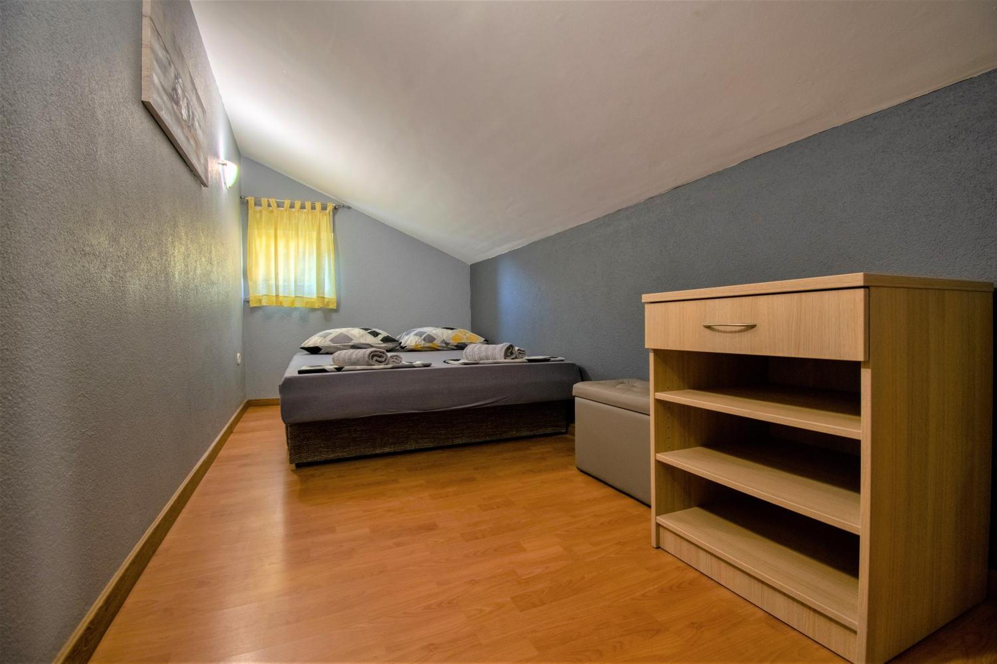 Apartments Hudovernik Baska Voda Luaran gambar