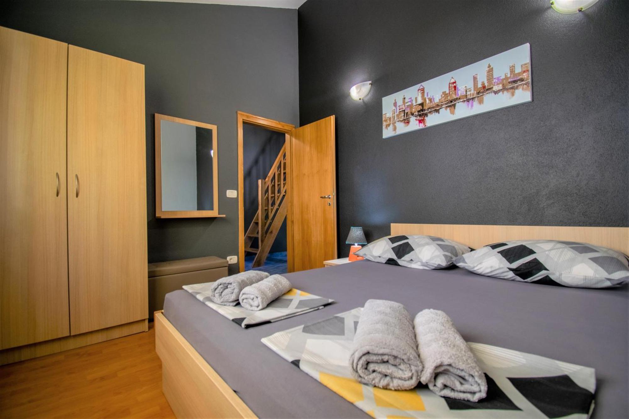 Apartments Hudovernik Baska Voda Luaran gambar