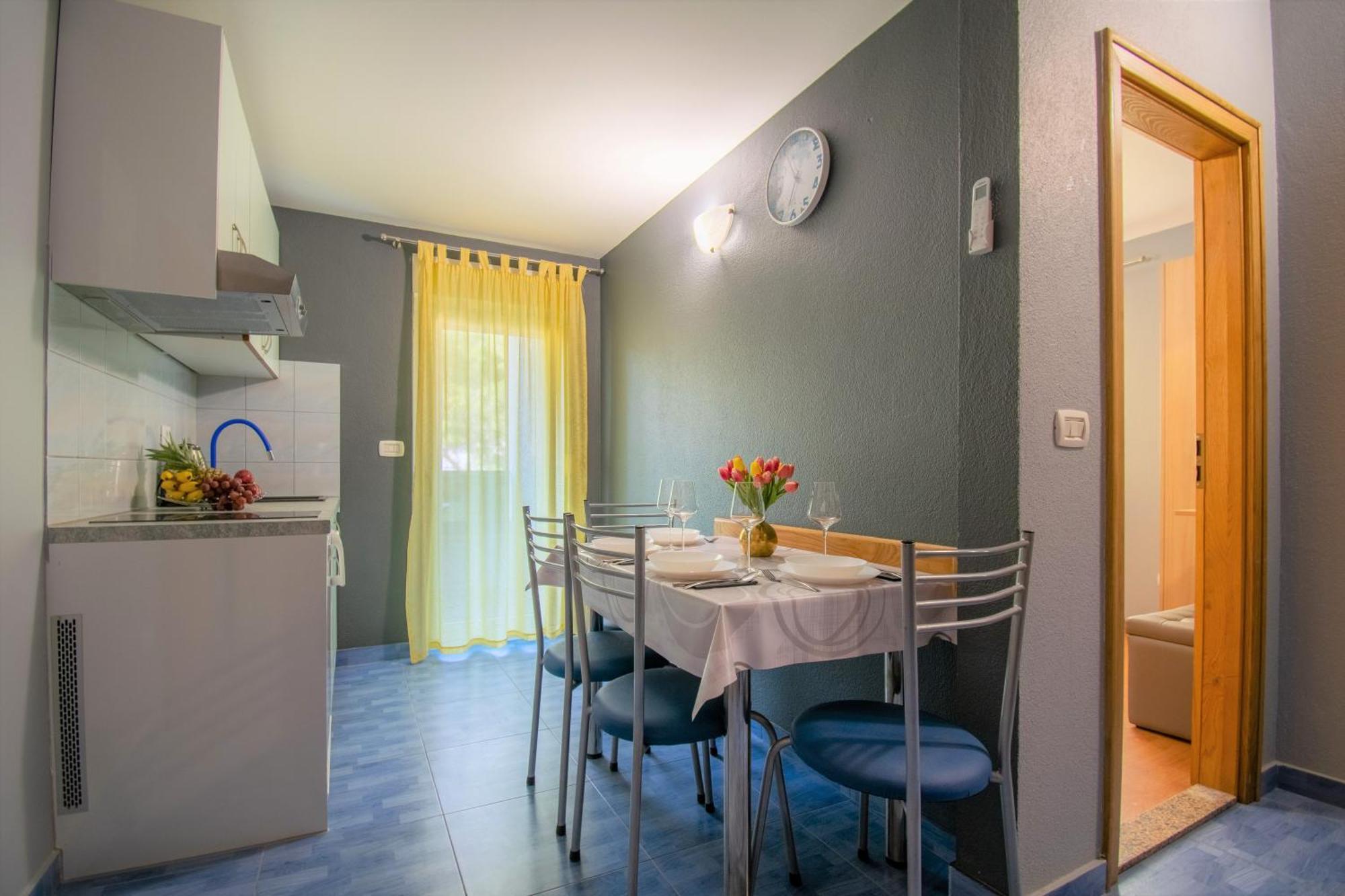 Apartments Hudovernik Baska Voda Luaran gambar