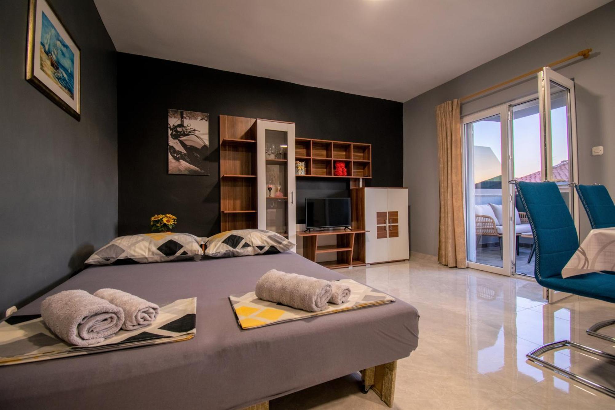 Apartments Hudovernik Baska Voda Luaran gambar